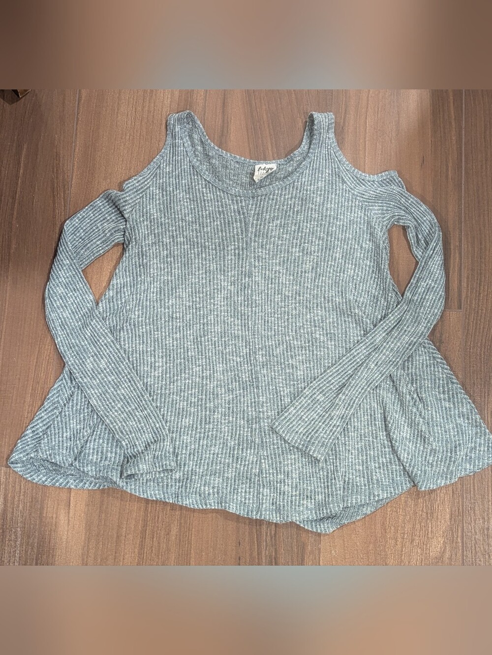 Cold-Shoulder Ribbed Long Sleeve Top Light Green, Size Small